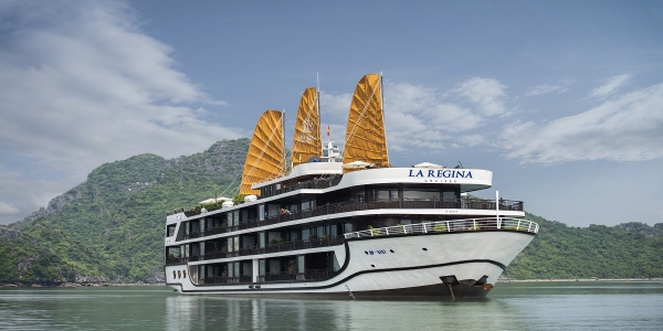 LA REGINA LUXURY CRUISE LAN HAY BAY