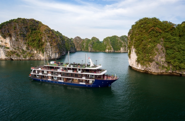 LA PANDORA LUXURY CRUISES LAN HA BAY